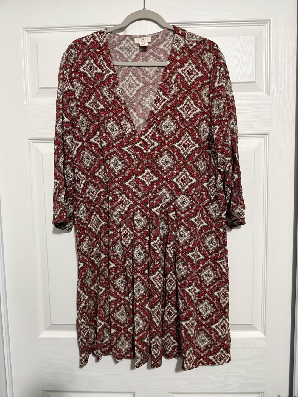 H&M Burgundy Geometric Midi Wrap Dress - Picture 2 of 2